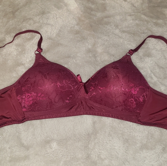 Bundle of bras!! 34C NWOT - Picture 4 of 5